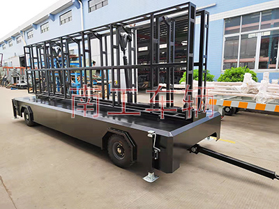 1672910493145272.jpg 2.5T折疊式顯示屏LED廣告拖車(chē)I.jpg