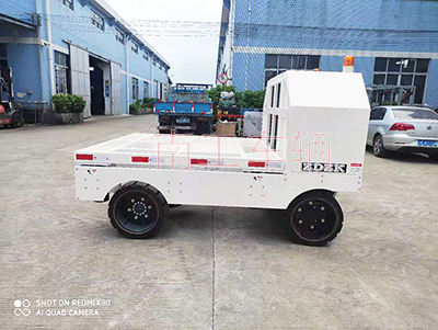 1672972752493993.jpg 10噸遙控式電動(dòng)平板拖車5I.jpg