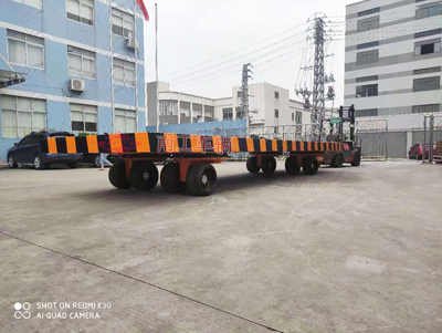 1672976835666087.jpg 30噸重型平板拖車帶四個(gè)轉(zhuǎn)盤4I.jpg