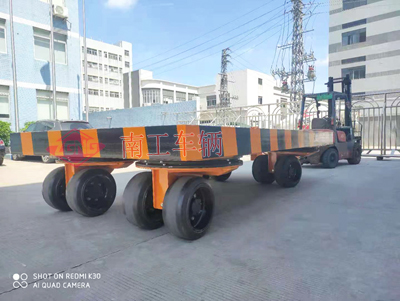 1673062882307154.jpg 20噸重型平板拖車帶4個(gè)轉(zhuǎn)盤(pán)3I.jpg