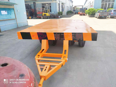 1673062897360736.jpg 20噸重型平板拖車帶4個(gè)轉(zhuǎn)盤(pán)4I.jpg