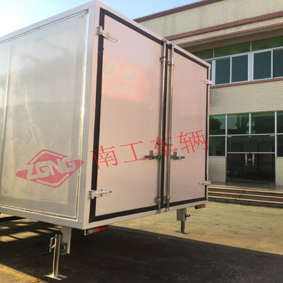 1676078757255895.jpg 1.5噸箱式全掛拖車4I.jpg