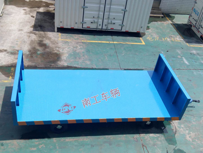 1676271434853096.jpg 20噸前后護欄重型平板拖車3I.jpg