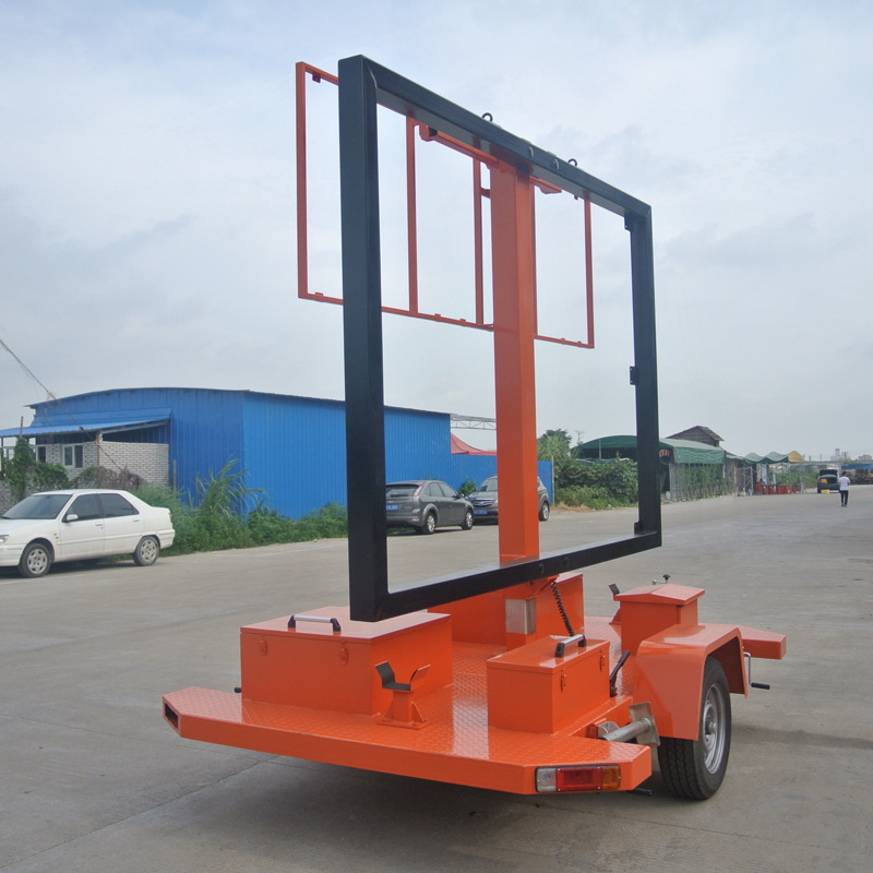 1676346017316109.jpg LED廣告拖車1.5噸2.jpg
