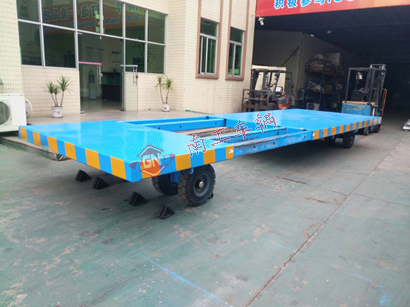 1676598904396064.jpg 15噸可伸縮型平板拖車1I.jpg