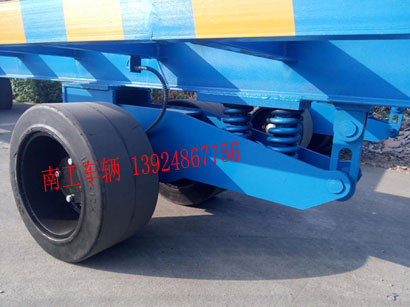 1677205173347388.jpg 15噸集裝箱平板拖車4I.jpg