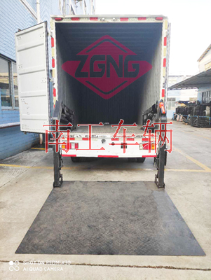 1684830273431732.jpg 隱藏式液壓升降汽車尾板3I.jpg