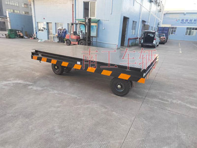 1690947200172441.jpg 10噸工業(yè)平板拖車加電子稱3I.jpg