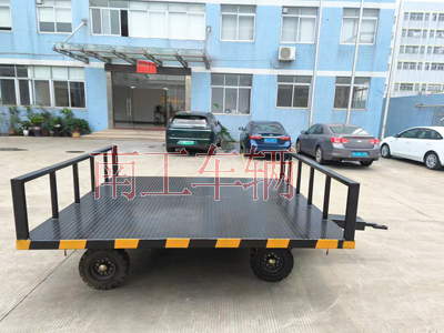 1715570701112198.jpg 3噸前后固定護(hù)欄平板拖車3I.jpg