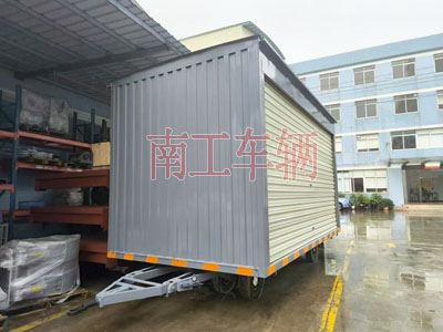 1726298022619163.jpg 10噸箱式平板拖車兩側(cè)帶卷簾門(mén)I.jpg