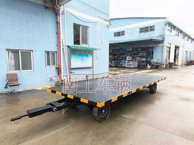 1729233869346367.jpg 6噸牽引平板拖車 工業(yè)全掛拖車1I.jpg