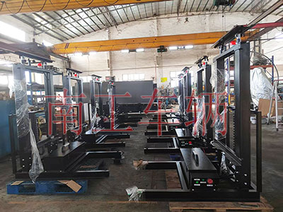 1758176250387258.jpg 交通指示屏升降工具車1I.jpg